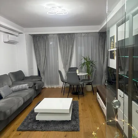 Lamar Parlament De Luxe Apartment *