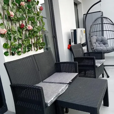 Lamar Parlament De Luxe Apartment *